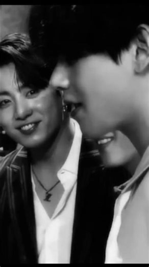 so cute V and JK ❣️❣️❣️😻😻😻