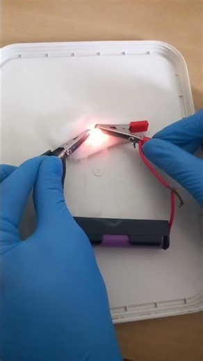 heating effect of electric current using graphite to burn things
