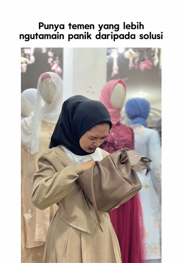 Kebiasaan lupa naro kunci😭 ORDER ONLINE admin 1 085329900616 admin 2 085852320285 @malalapekalongan_official 📍Jln Kh Mas Mansyur No 4 Bendan Pekalongan #jointrend #kontenhiburan #kontenlucu #drama #fyp