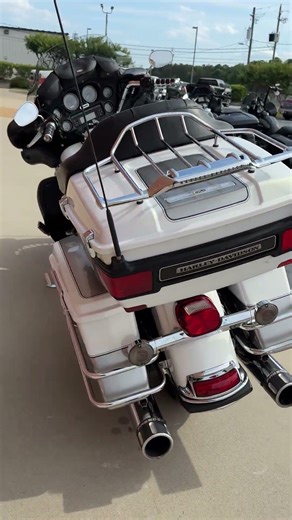 2009 Harley-Davidson Ultra Classic- White/Silver #hd #harley #harleydavidsonmotorcycles