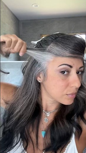 Keep Hair / Bangs Off Your Face 💞 Try This Hairstyle! #fypシ゚ #hairstyle #hairstyling