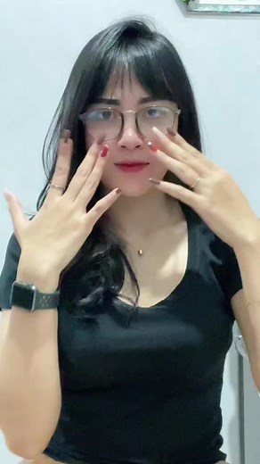 Captivating Hand Gestures Tutorial for Beginners