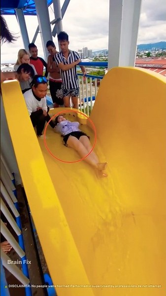 Rules for using water slides! 🌊