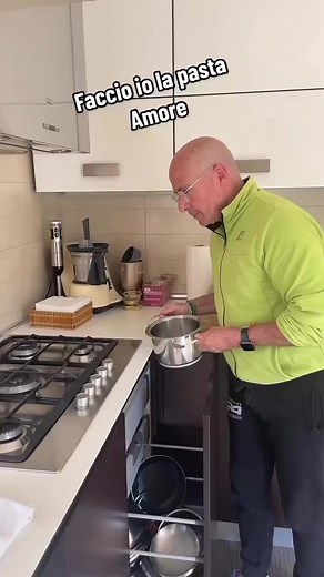 23K views · 101 reactions | Ho visto già abbastanza…臘‍♀️#moglieemarito #vitadicoppia #pranzo #pasta #ridere #memeitalia #umorismo #battute #divertente #risate #faccioio #divertimento #postdivertenti #ridichetipassa #ironia #battutedivertenti #newreel #barzellette #memedivertenti #memesita #coppiastrana #memesitaitalia #coppiachescoppia #scherzidicoppia #coppiadivertente | Maurizia&Giovanni Coach Pro | Facebook