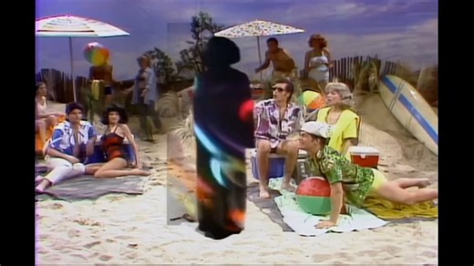 Carrie Fisher DANCE inisde a Gold Bikini (preROTJ) on SNL Full Video:)