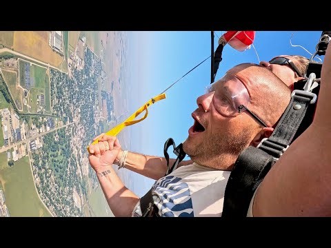JUMPING out of a PERFECTLY good airplane... || First Time Skydiving at Chicagoland Skydiving Center