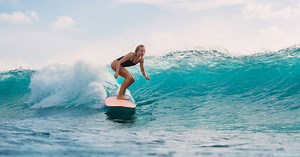 Maui Surf Lessons - Schools, Spots, Difficulty & more questions answered!