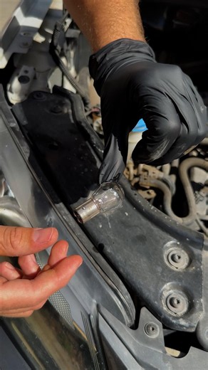 Smart Headlight Bulb Removal Trick 💡🚗 #simple #carheadlight #bulb #remove #trick