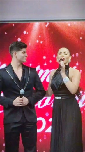 Belankazar Academia y Agencia de Modelos on Instagram: "¡Belankazar 36 años formando sueños y proyectando talento! ✨👠 En el marco de nuestro 36° Aniversario, vivimos una noche mágica con la pasarela "Christmas Fantasy" durante el Christmas Celebration 2025. El pasado 19 de diciembre, en lo que fue el evento de cierre de año, nuestros modelos de la Academia Belankazar se adueñaron del escenario, demostrando el profesionalismo, la elegancia y la disciplina que nos caracteriza. El Salón de Eventos