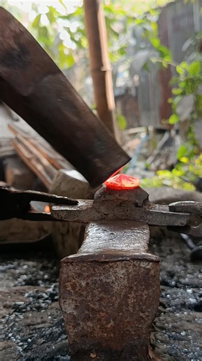 Forging blacksmith how to make nails. #forging