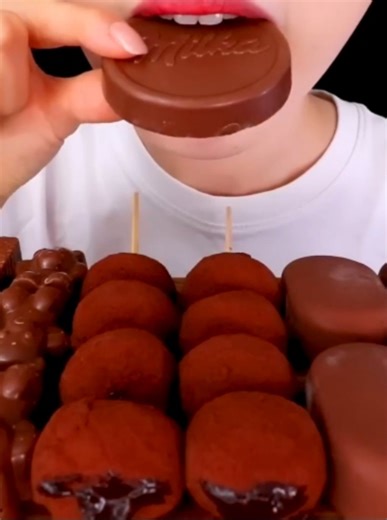 🍬🍫🍭🍫🍭🍬 delicious dessert ice cream , chocolate and chocolate rice cake asmr mukbang #food #reels #trending | MG FOODS and Adventure