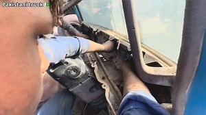 巴基斯坦万物皆可修-1992 型号 RUSTY Hino 卡车驾驶室维修