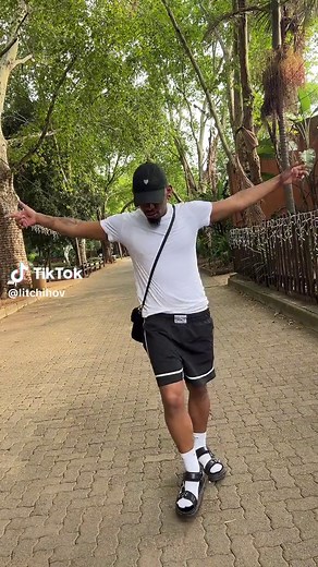 How to Show Affection with Creative Kisses