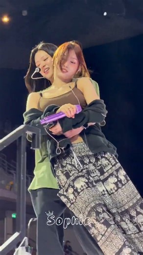 Jeongyeon 정연 💚 on Instagram: "JeongMo yesterday during soundcheck IJBOL 🤣 Aren't they the cutest?? • • ©️twitter #twice #jeongyeon #yoojeongyeon"