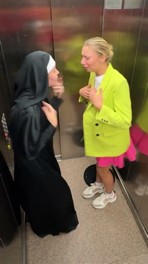 Bride’s Elevator Disaster Turns Into a Magical Moment 👰🥰