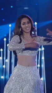 WedMeGood on Instagram: "Easy choreography with soulful songs, this bride rocked a dance performance that every bride must take cues from. 😍Add it to your binge-watch list now! . . . . . Got a dance video to share? Send it to us at content@wedmegood.com . . . . Concept and choreography: @twirling_moments Video by @namanverma93 Wedding Planners @pinkpalki Makeup by @paveenarathour Emcee: @thevrfamily Bride @aanch812 . . . . #solodance #solodanceperformance #danceperformance #danceperformances #s