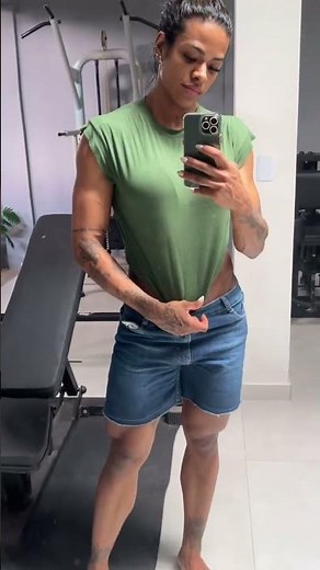 She Has THE MOST RIPPED MUSCULAR 10 PACK ABS EVER | Elis Silva (eliss_personal)