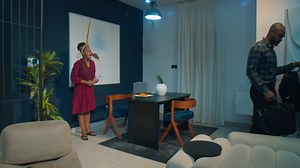 Un riche millionnaire trouve l'amour auprès de sa servante villageoise, une femme de valeurs profondes. Bien que sa fille n'apprécie pas cette relation au début, elle finit par l'accepter, découvrant en elle une présence réconfortante qui apaise le souvenir de sa mère défunte. | Creative TV