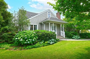 17 Walker Ave, Syosset, NY 11791 - MLS 848680 - Coldwell Banker