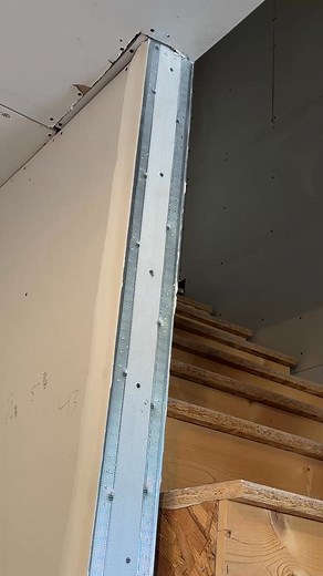 Save time on thresholds with this trick: Throw hot mud right over mesh tape—no need to wait for coat after coat to dry. It sets quick, covers clean, and gets you to the finish faster. A couple passes and done (most of the time). Speed up your finish without sacrificing quality. #DrywallTips #HotMudHack #MeshTapeTrick #FastFinish #RenovationHack #DrywallPro #DIYConstruction #womenintrades #hgtv | Muddy Mamas