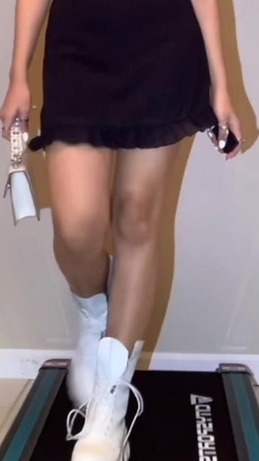 𝙟𝙚𝙞𝙡𝙖𝙙𝙞𝙯𝙤𝙣 💚 (@jeilalou)’s videos with OMG -