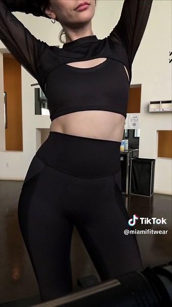 In Miami Fitwear, a treadmill turns into a catwalk 💋💅🏼💁🏻‍♀️ #girlythings #workout #walking