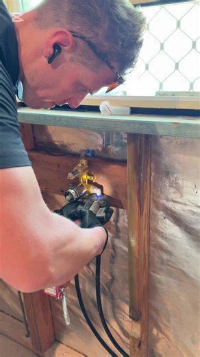 Expert Plumbing Techniques for Unclogging Pipes