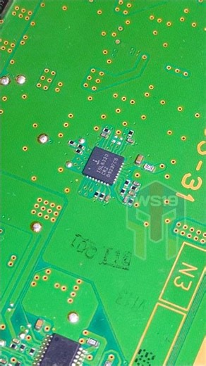 Removing the voltage regulator (isl6320) on the PS3 main board #soldering #welding #ps3repair