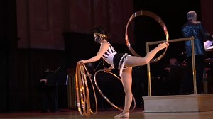 Troupe Vertigo is back to perform orchestra favorites with the DSO. Enjoy dizzying aerial acts, acrobatic perfection, feats of strength, and more! Get your tickets today 🤹 bit.ly/3GKBPhI | Detroit Symphony Orchestra