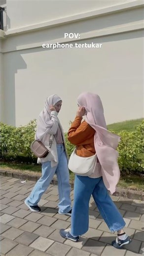 pov earphone Jpop vs Kpop tertukar #earphone #outfitideas #fitcheck