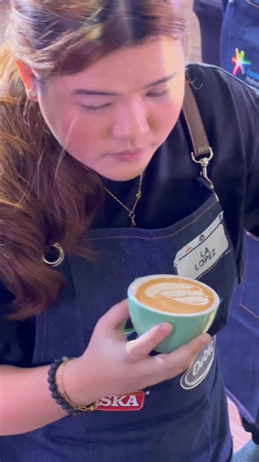 WATCH: Our Final 2 baristas go all-in with their creativity and technique to craft the latte art worthy of the championship crown. Who’s your bet? Hype them up in the comments below! #AlaskaThrowdownS2 | Alaska Professional