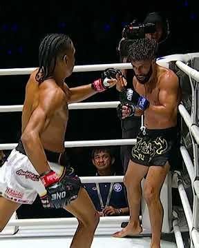 MADNESS 😱 Relive the INSANE battle of Johan Estupinan and Zakaria El Jamari at ONE Fight Night 25!