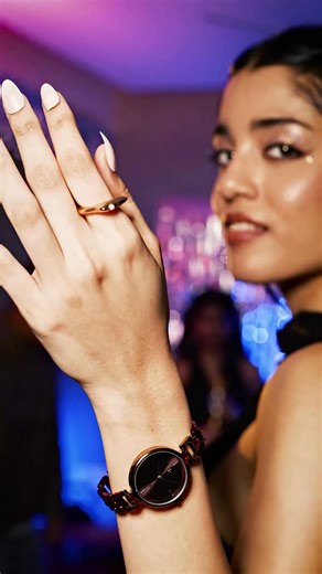 Every house party is basically just a bunch of friends pulling up, pretending to be chill for 5 mins… then collectively deciding to make a scene 😌🔥 Loud laughs, bad dance moves, zero regrets and their Vyb watches that don’t miss a min of the madness! . . . house party energy, social battery warming up, main-character switch, unplanned dance breaks, loud playlists, core memory unlocked, late-night chaos, VYB watches | Fastrack