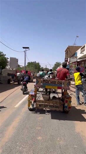 Louga moto tourner