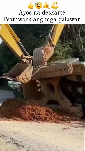 Grabe Na hulog ang backhoe 😲 #excavator #fail #rescue #machine #safetyfirst #highlight #viralchallenge | Jimson Nadayag Bahian