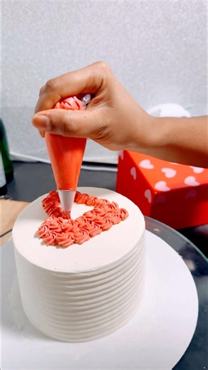 Valentine's day cake ഉണ്ടാക്കിയാലോ? #cakedesign #cakedecorating #youtube #pullothi #cake#cakeideas