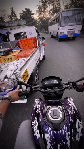 Devan  on Instagram: "D400🥵🚀 . . . . . . . #modified #bike #dominar400"