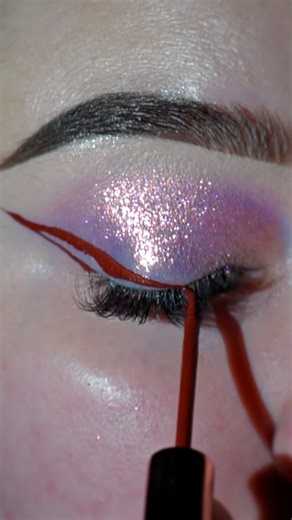 Hazel eyes, kissed in burgundy | MetDaan Makeup