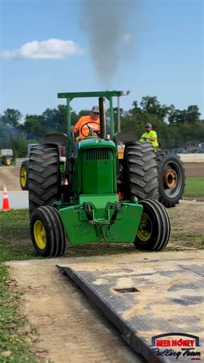467K views · 2.2K reactions | The “Lazy Deere” at the scales!! #stock #farmstock #tractorpulling | Farm Stock Tractor Pullers | Facebook