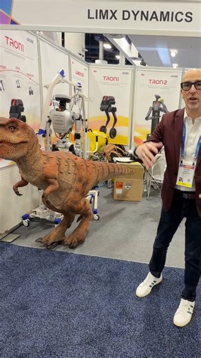 We got up close with this amazing robot dinosaur and a cool humanoid at LIMX Robotics Z Nonpers