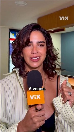 Bárbara de Regil tries to answer without saying yes or no #SociasPorAccidente