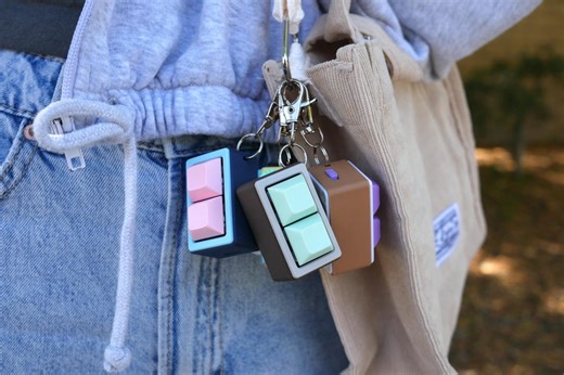 Togkey Pad Pocket Wireless: 2-key Wireless Programmable Macropad Keychain | E-reader Page Turner | Media Controller| Remote Camera Shutter - Etsy