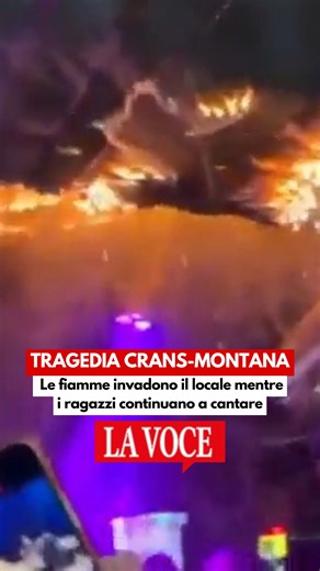 🔥 Incendio a Crans-Montana 📝 Le fiamme invadono il locale mentre i ragazzi continuano a cantare Un video straziante mostra i primi momenti dell’incendio che ha devastato il locale Le Constellation a Crans-Montana, durante la notte di Capodanno. Le immagini, diffuse sui social, rivelano le fiamme che avvolgono rapidamente il soffitto mentre alcuni giovani continuano a riprendere con il cellulare, saltando e cantando, probabilmente inconsapevoli della gravità della situazione e del pericolo immi