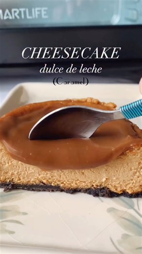 ✨Mini Dulce de Leche Cheesecakes (Baked!)✨ SAVE this easy and delicious recipe! 🔥 Base: • 1–2 packs of Oreo cookies (or any cookies you like) • 80 g melted butter Process everything and press into 10 cm molds (or one 26 cm mold). Set aside. Filling: • 500 g cream cheese • 150 g sugar • 3 eggs • 100 ml milk • 200 g dulce de leche Mix everything until smooth and creamy. Pour over the base. Bake: 180°C (350°F) for 30 min. Turn off the oven and let it cool inside. Finish: Top with dulce de leche sa