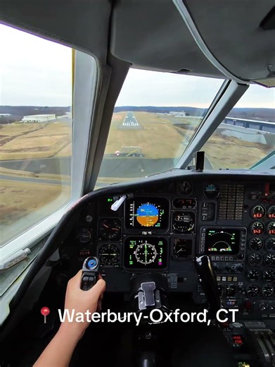 Falcon 50 landing in Oxford, CT