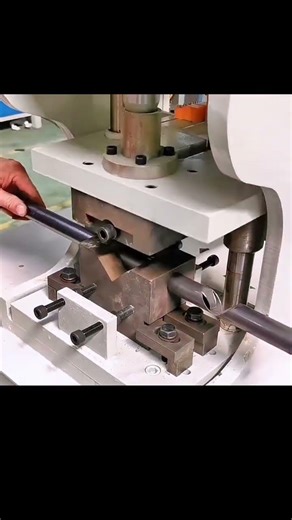 Round tube corner cutting machine made in China #cncmill #machine