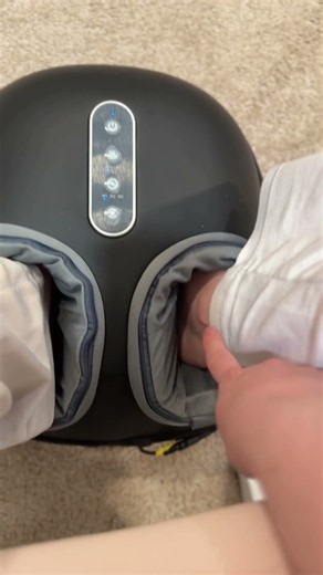 20 minutes a day is all it takes to feel relief and relaxation from this heated foot massager…🙌🏽