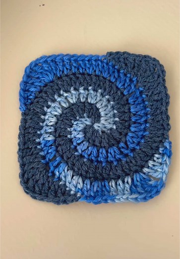 Easy Crochet Tutorial for Swirl Granny Squares