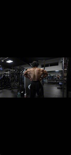 5 weeks. this past week has been my roughest mentally, if im being honest. not sure if my body and mind are finally taking a toll from the 21 weeks of prep, and the 2 previous shows, but man, has it been rough. regardless, i havent stopped moving. one foot forward is always better than any step backwards. i refuse to give up. i wanna win. even if i gotta be patient with myself and slow down, ill never stop moving. just been going at my own pace rn. yt dropping soon. love yall man, thank you for 
