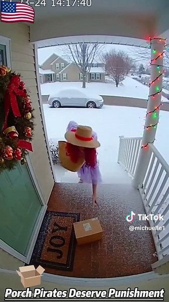 Porch exploding package box with glitter🏳️‍🌈✨🦄#porchpiratecaught #glitter #package #prank